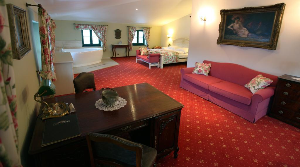Boutique Hotel Pri Mlyne Lozorno Room photo
